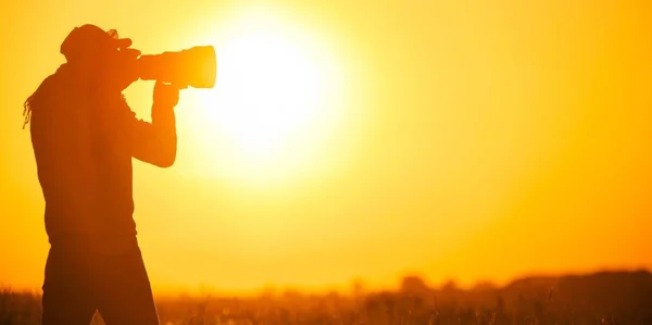 Přírodní Fotograf Fotí Západ Slunce Panoramatické Fotografie — Stock fotografie
