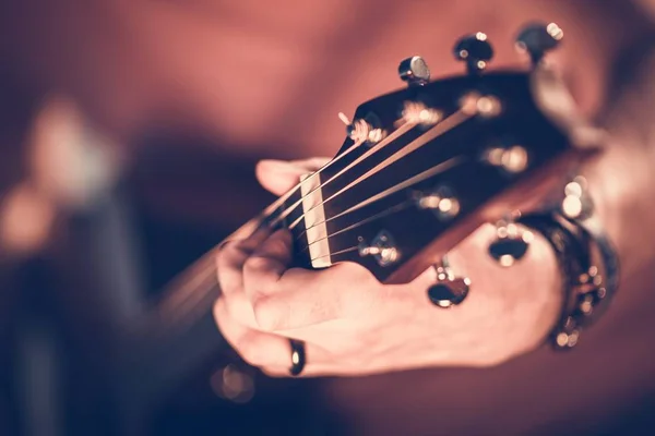 Rock Guitar Player Concept Photo Mani Sulla Chitarra Elettrica Profondità — Foto Stock