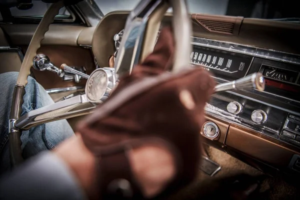 Classic Rit Drive Stuur Cockpit Retro Auto Auto Thema — Stockfoto