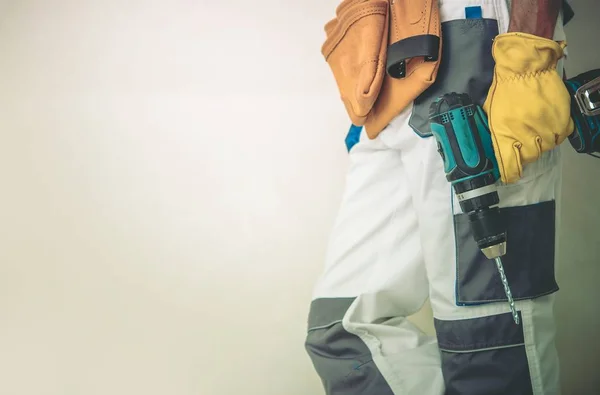 Uomini Caucasici Con Utensili Elettrici Che Preparano Lavori Costruzione Foto — Foto Stock