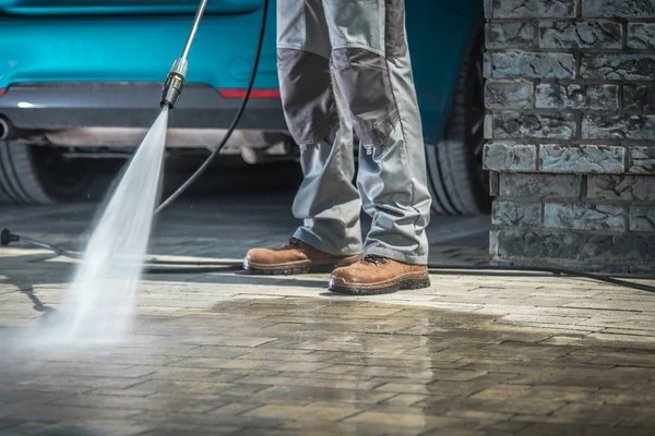 Cobble Stone Driveway Cleaning Using Pressure Washer Concrete Cleaning Detergent — Stock Photo, Image