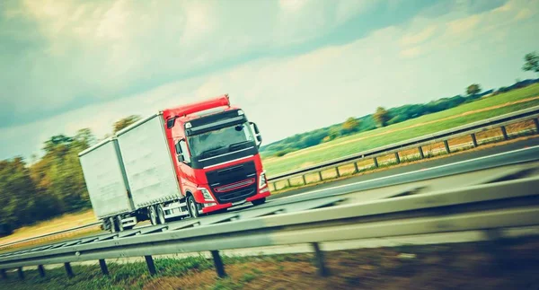 Euro Semi Truck Una Strada Destinazione Tema Trasporti Logistica — Foto Stock