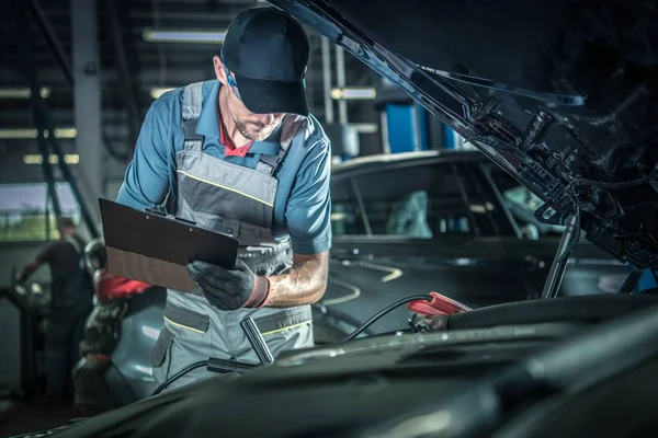 Autó Szerelő Részletes Jármű Ellenőrzés Auto Service Center Téma — Stock Fotó