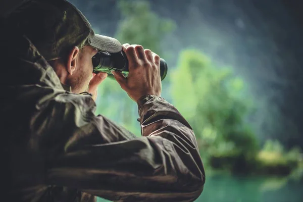 Caucasian Hunter Masking Camouflage Uniform Binoculars Hunter Spotting Game Poacher — Stock Photo, Image