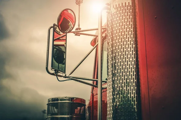 Semi Truck Driving Thème Rétroviseurs Extérieurs Gros Plan Industrie Des — Photo