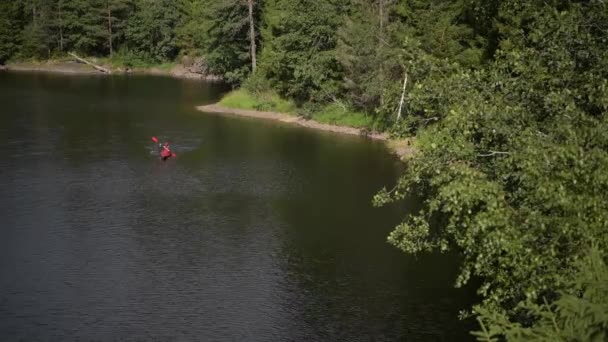 Caucasian Kayaker Scenic River — Stock Video