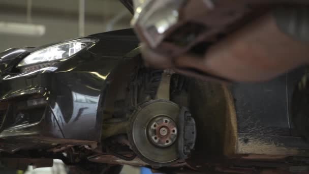 Autók Liftek Belsejében Auto Service Center Járművek Karbantartása — Stock videók