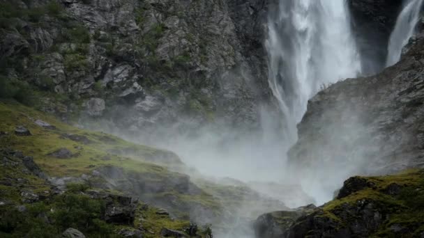 Glaciale Waterval Close Grote Schilderachtige Waterval Noorwegen — Stockvideo