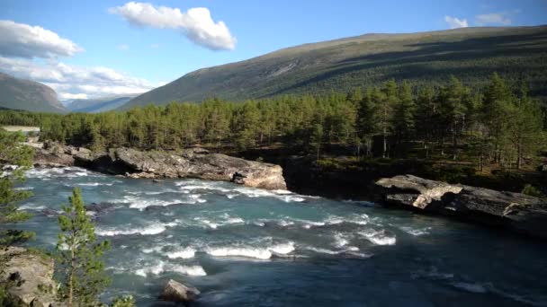 Malebné Norské Přírody Řítí Horská Řeka — Stock video