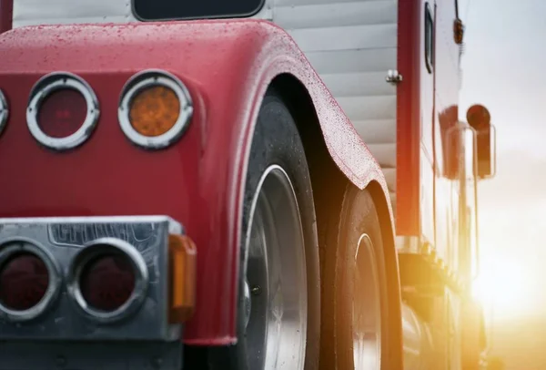 Semi Vrachtwagen Transport Industrie Thema Achterkant Van Truck — Stockfoto