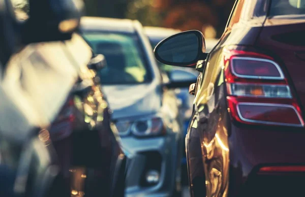 Mocno Samochód Parking Centrum Miasta Samochodowych Tematu — Zdjęcie stockowe