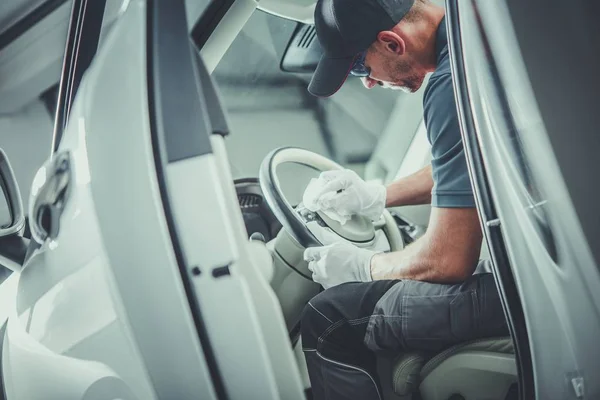 Car Detailing Cleaner Caucasian Automotive Dealer Worker His 30S Preparing — Stock Photo, Image