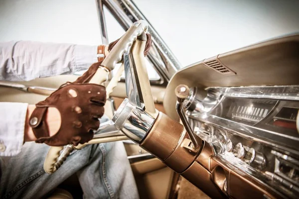 Retro Föraren Läder Handskar Närbild Foto Classic Car Driving — Stockfoto