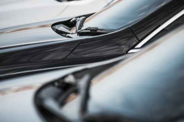 Otomotiv Bayi Stok Yepyeni Arabalar Satılık Seçici Closeup Odak Için — Stok fotoğraf