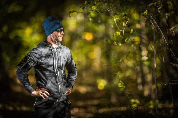 Caucasian Men His 30S Headphones Late Afternoon Jogging Forest Outdoor — Stock Photo, Image