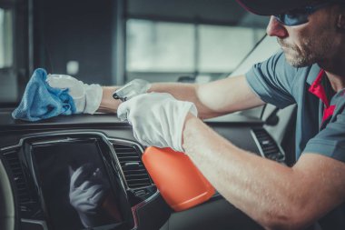 Temiz araç iç. Onun 30s beyaz işçi arabanın içinde ayrıntılı. 