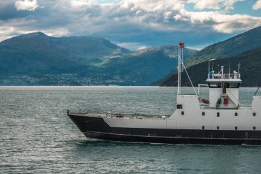 Norveç fiyordu feribot. Hedef için yolu gemide. Norveç, Europe.