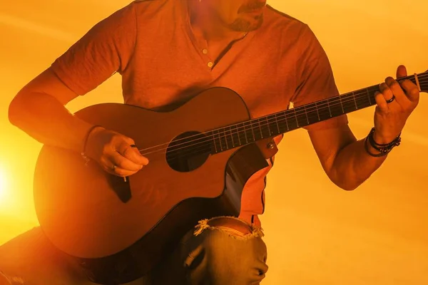 Caucasian Musician Playing Acoustic Guitar Closeup Photo — Stock Photo, Image