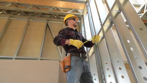 Área Construção Hard Hat Worker Contratante Caucasiano — Vídeo de Stock