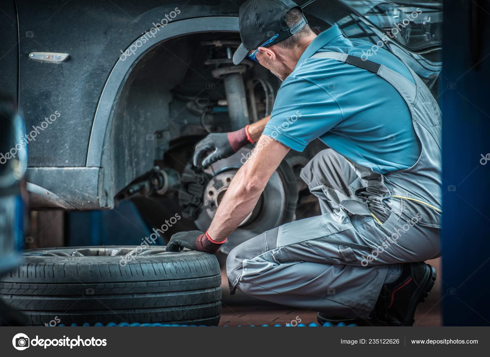 как прокачать автомеханику. машина в автосервисе. как прокачать автомеханику. механик профессия. автомеханик.