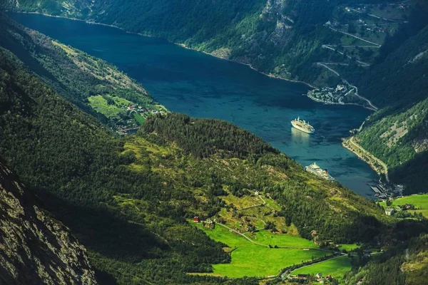 Geirangerfjord Het Dorp Geiranger Mooie Noorse Landschap — Stockfoto