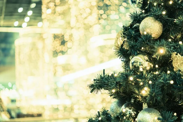 Árbol Navidad Vacaciones Con Espacio Copia Del Lado Izquierdo —  Fotos de Stock