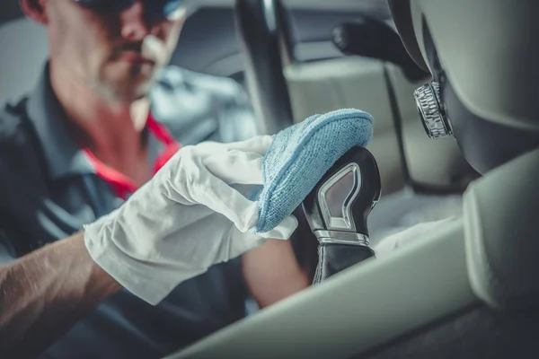 Limpeza Profunda Interior Carro Pelo Trabalhador Detalhamento Veículo Profissional — Fotografia de Stock