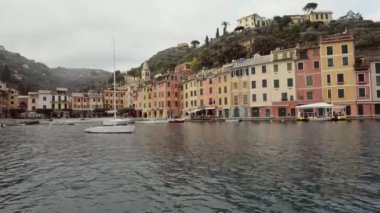 İtalyan Köyü, Portofino Liguria bölgesindeki. Renkli İtalyan Rivierası mimarisi