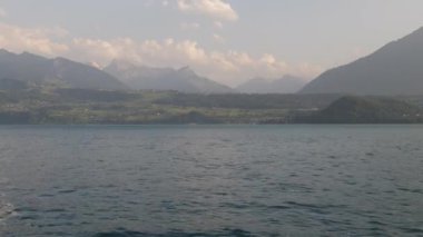 Lake Thun sahne. Interlaken, Jungfrau bölge. İsviçre