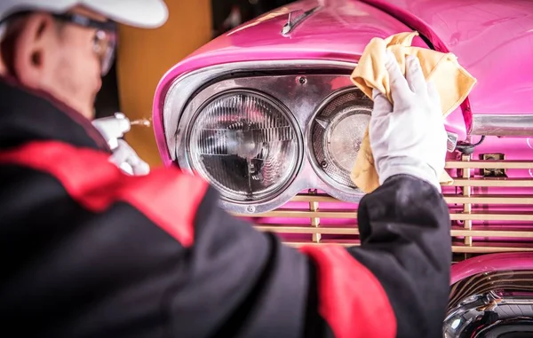 Retro Car Body Cleaning Manutenção Clássica Veículo Limpeza Detalhada Dos — Fotografia de Stock