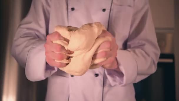 Chef Making Dough Fechar Vídeo — Vídeo de Stock