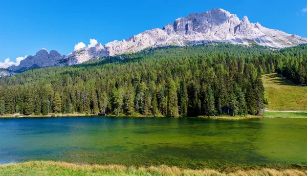Lago Misurina Dolomitas italianas — Foto de Stock