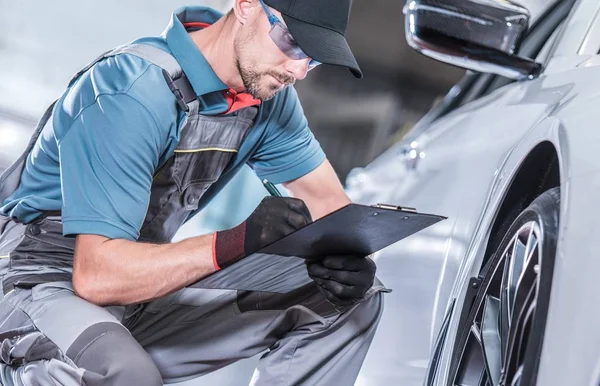 Seasonal Car Maintenance — Stock Photo, Image