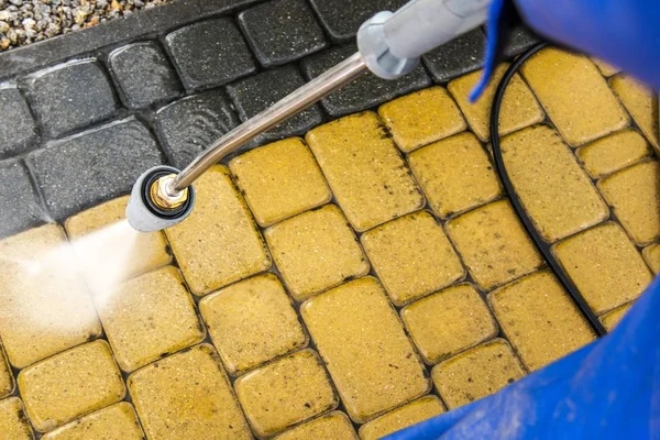 Garden Brick Path Washing — Stock Photo, Image