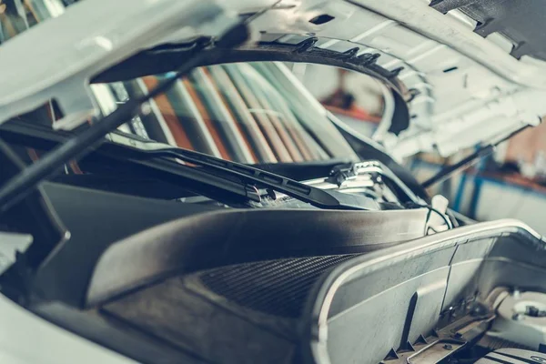 Repairing Modern Car — Stock Photo, Image