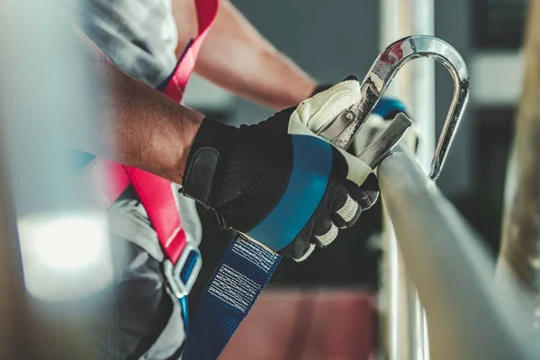 Safety Harness Hook Attaching — Stock Photo, Image