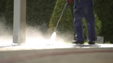 Kafkas İşçisi tarafından Cobble Tuğla Driveway Basınç Yıkama Görüntüleri.