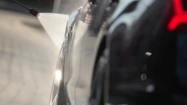 Onun Modern temizlik oto yıkama erkeklerde yardımcı programı araç spor. Otomatik Temizleme İstasyonu.