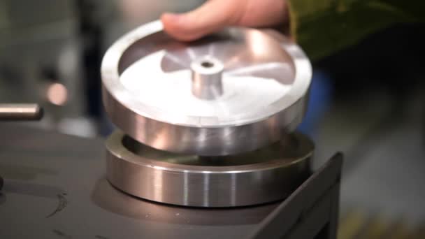 Metal Wheel Objects Coming Straight From Metal Lathe Processing. — Stock Video