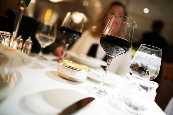 Makan malam dan anggur merah — Stok Foto