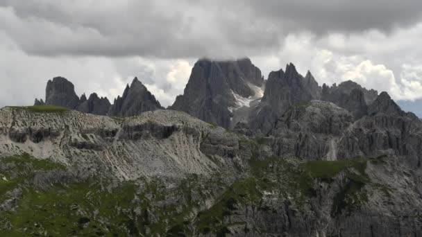 Cadini Di Misurina. Dolomitas italianas em Misurina, Auronzo Di Cadrore. província de Belluno . — Vídeo de Stock