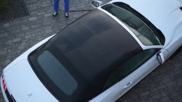Mild tvätt cabriolet bil med högtryckstvätt — Stockvideo