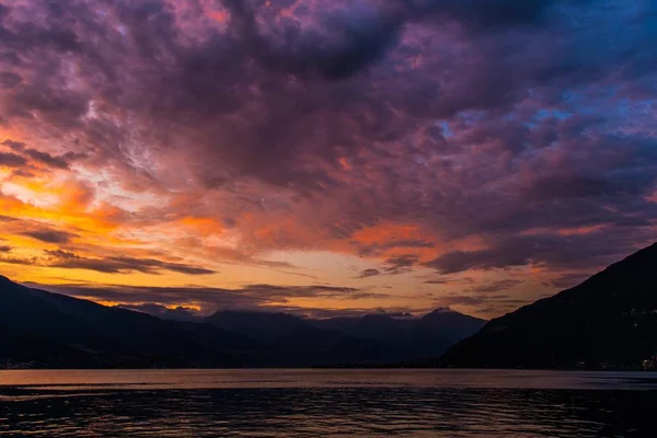 Lago escénico Como puesta del sol — Foto de Stock
