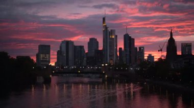 10 Ağustos 2019. Frankfurt Ana Manzara Yaz Gün batımı.