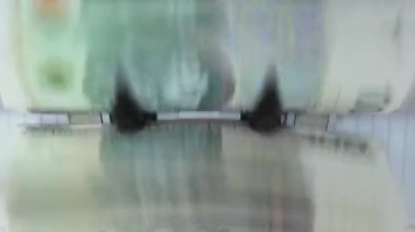 Polonya Kağıt Para Yığını Hesaplayan Para Sayma Mekanizması Kapat. 