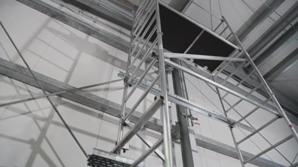 View Tall Metal Scaffold Structure Interior Construction Job Site — 비디오