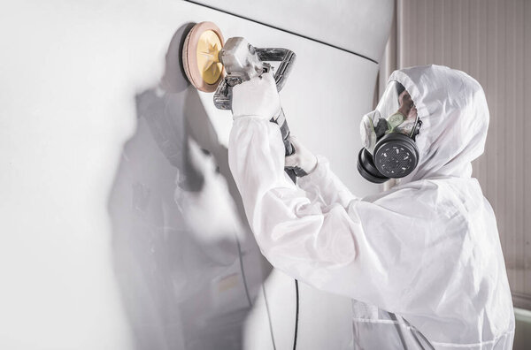 Caucasian Car Painting Professional Polishing Newly Coach Bus Body Paint Using Rotating Foam Pad