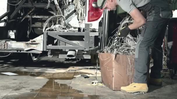 Mechanic Looking Something Large Bin Used Electrical Wiring Frustrated Man — Stock Video