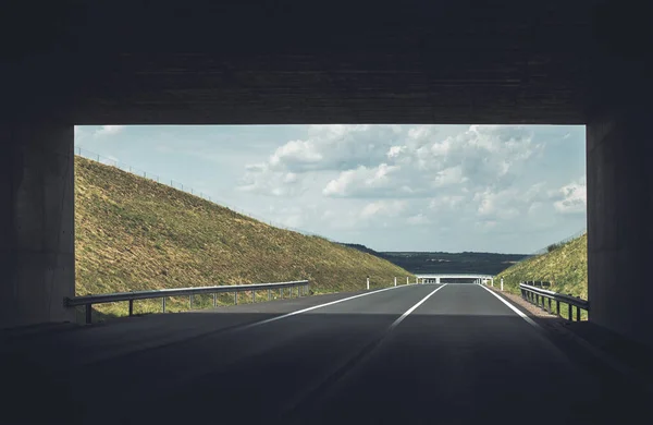 Dwa Pasy Ruchu Wide Highway Concrete Tunnel Północnej Austrii Europa — Zdjęcie stockowe