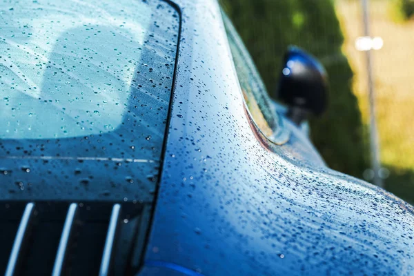 Cuerpo Coche Moderno Limpio Húmedo Cerca Tema Industria Automotriz —  Fotos de Stock